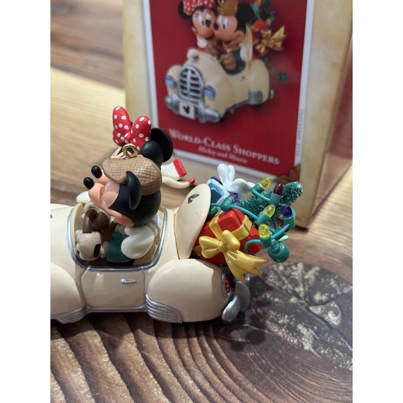 Hallmark Keepsake Mickey & Minnie World Class Shoppers 2004 Ornament NEW W/box - Picture 3 of 9
